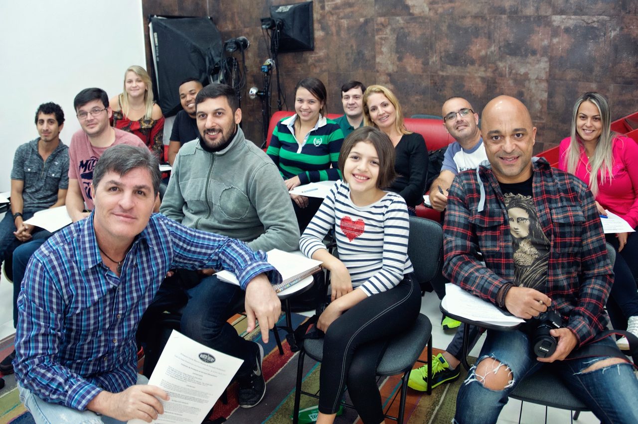 Curso de Iniciação a Fotografia Profissional - Primeira Turma Curso de Iniciação a Fotografia Profissional - Primeira Turma